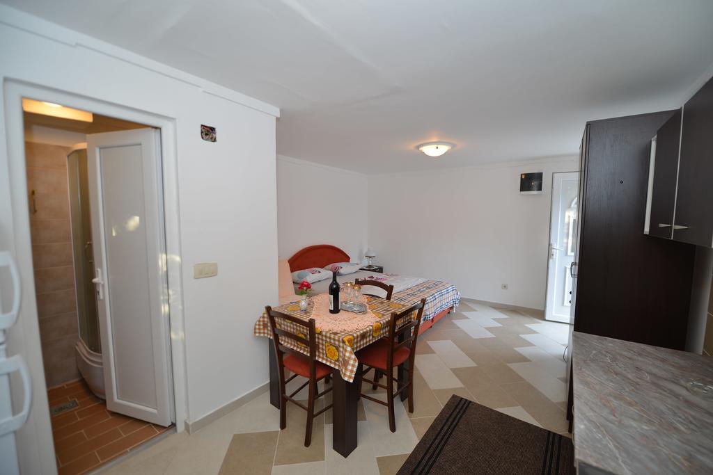 Apartments Simonovic Τίβατ Εξωτερικό φωτογραφία